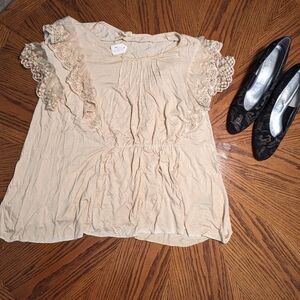 POL super feminine cream ruffled top